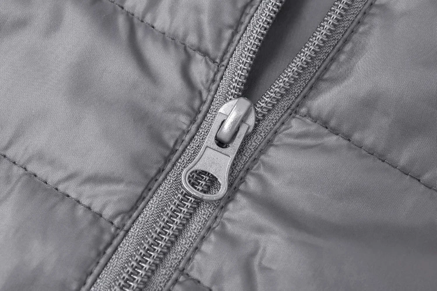 Mens Puffer Jacket Packable Lightweight Puffy Jacket with Zippered Pockets and Down Alternative, Lightweight Warm